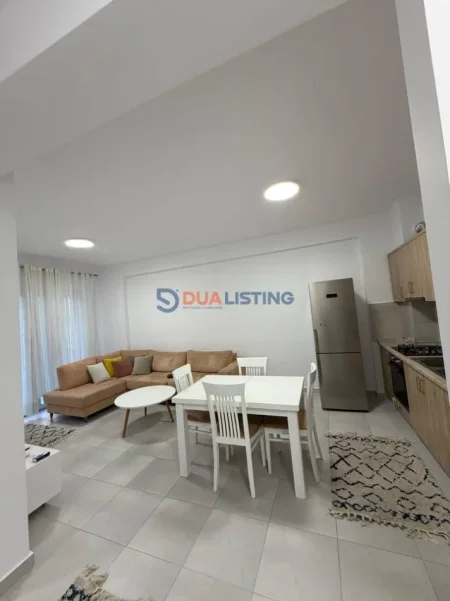Tirane, jepet me qera apartament 2+1 , 600 € (Amerikan 3)