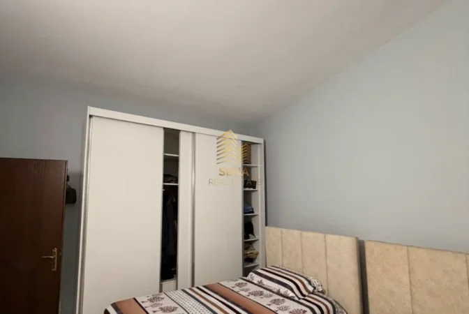Tirane, jepet me qera apartament 2+1+Ballkon Kati 2, 100 m² 450 € (Univers City)