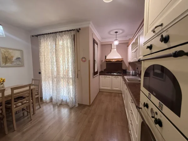 Tirane, jepet me qera apartament 2+1+Aneks+Ballkon dhe Parkim  Kati 2, 124 m² 750 €