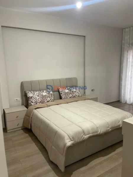 Tirane, jepet me qera apartament 2+1 , 800 € 