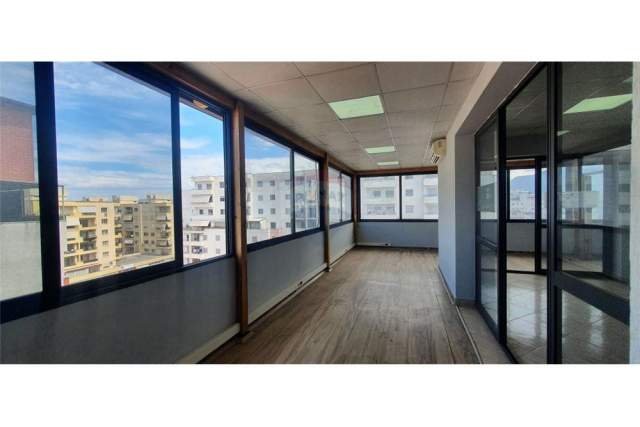 Tirane, jepet me qera apartament 2+1 Kati 7, 115 m² 400 Euro (Astir)