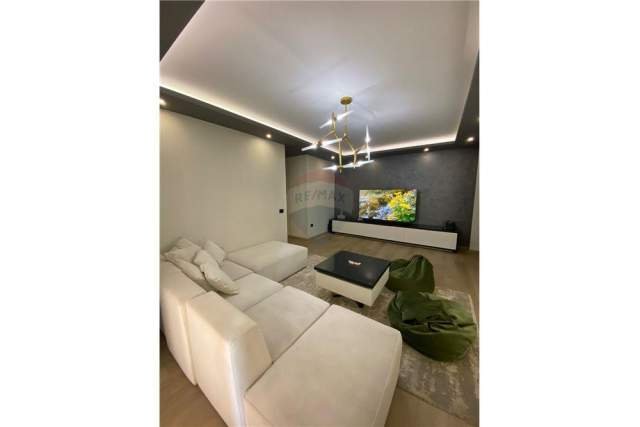 Tirane, jepet me qera apartament 2+1+BLK Kati 8, 108 m² 1.300 Euro (Kompleksi Delijorgji)
