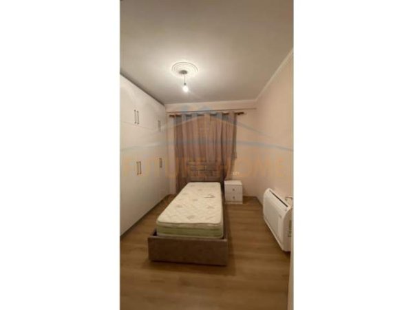 Tirane, jepet me qera apartament 2+1 Kati 2, 90 m² 400 Euro (UNAZA E RE)