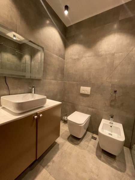 Tirane, jepet me qera apartament 2+1+BLK Kati 4, 100 m² 1.000 Euro (Rruga Panorama)