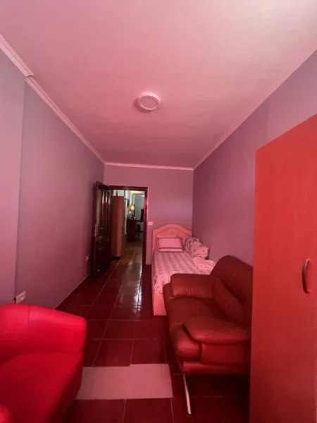Tirane, jepet me qera apartament 3+1+BLK 700 Euro (Kompleksi Kika 1)