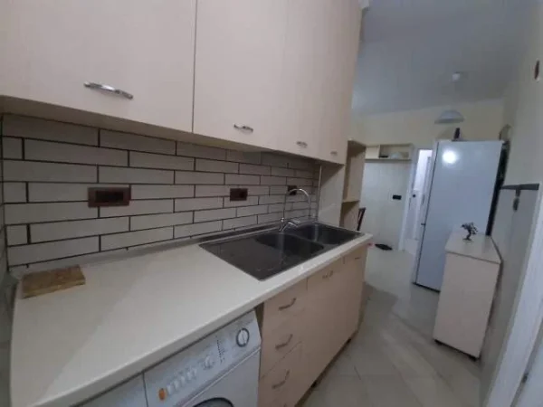 Tirane, jepet me qera apartament Kati 2, 35 m² 410 Euro (Bulevardi i Ri)
