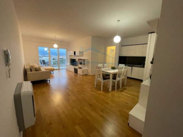 Tirane, jepet me qera apartament 2+1+BLK Kati 6, 109 m² 650 Euro (Kopshti Botanik)