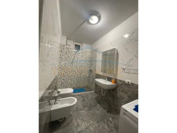 Tirane, jepet me qera apartament 2+1+BLK Kati 6, 109 m² 650 Euro (Kopshti Botanik)