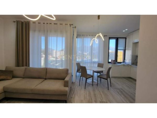 Tirane, jepet me qera apartament 2+1+BLK Kati 4, 118 m² 1.200 Euro