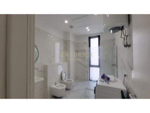 Tirane, jepet me qera apartament 2+1+BLK Kati 4, 118 m² 1.200 Euro (rruga elbasanit)