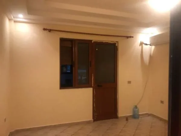 Apartament 2+1 me qera - Kodra e Priftit (Afer Venue) 30.000 Leke (Kodra e Priftit)