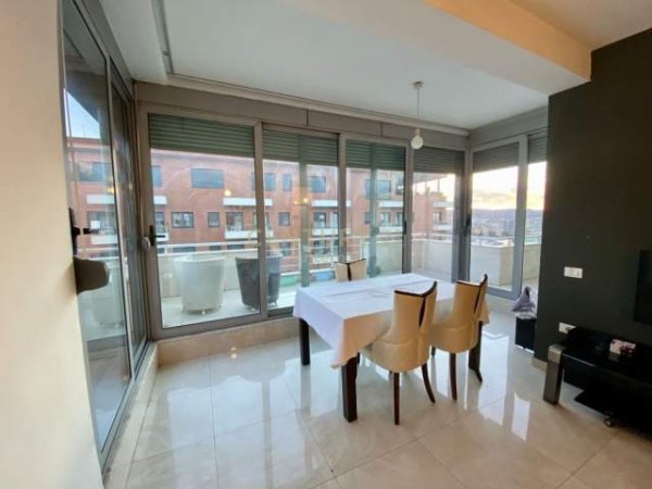 Tirane, jepet me qera 2+1 100 m² 600 Euro