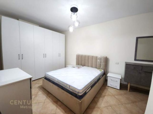 Tirane, jepet me qera apartament Kati 8, 100 m² 700 Euro (myslym shyre)