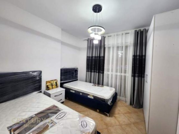 Tirane, jepet me qera apartament Kati 8, 100 m² 700 Euro (myslym shyre)