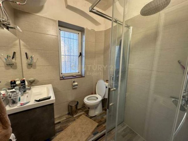 Tirane, jepet me qera apartament 100 m² 600 Euro