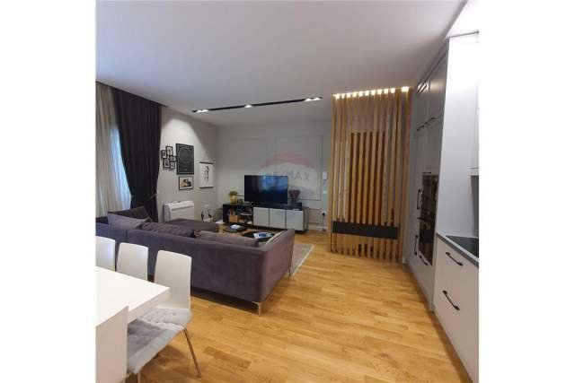 Tirane, jepet me qera apartament 1+1+BLK Kati 1, 70 m² 142.000 Euro (Kopshti Botanik)