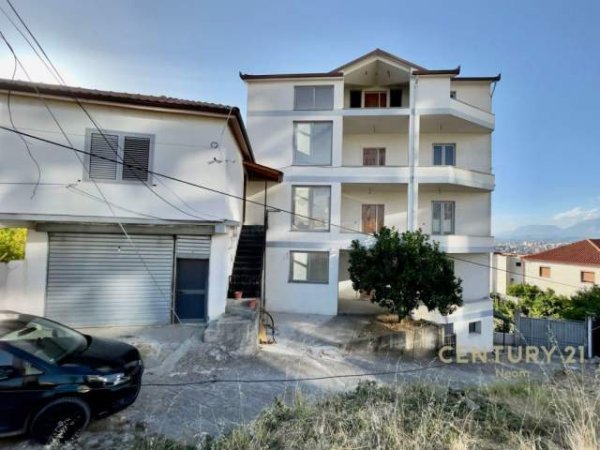 Tirane, jepet me qera Vile 5+1+BLK Kati 4, 1.600 m² 2.300 Euro (Sauk i Ri)