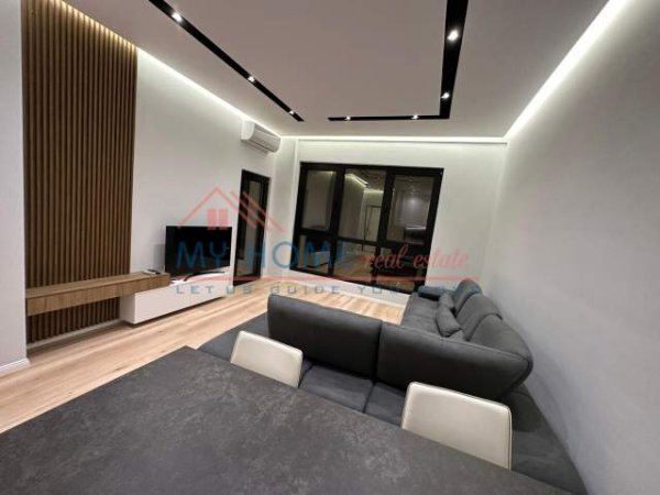 Tirane, jepet me qera apartament 1+1+BLK Kati 8, 74 m² 800 Euro (Procredit Bank Kompleksi Square 21)
