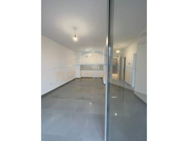 Tirane, jepet me qera apartament 1+1 Kati 2, 73 m² 500 Euro (Zogu i Zi)