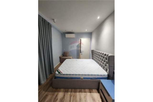 Tirane, jepet me qera apartament 2+1 Kati 5, 1.000 Euro