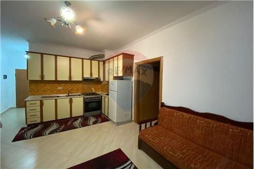 Tirane, shitet apartament 62 m² 70.000 Euro (Te Nela 6 blv Migjeni)