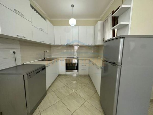 Tirane, jap me qera apartament 2+1+BLK Kati 4, 102 m² 600 Euro (LIQENI THATE)