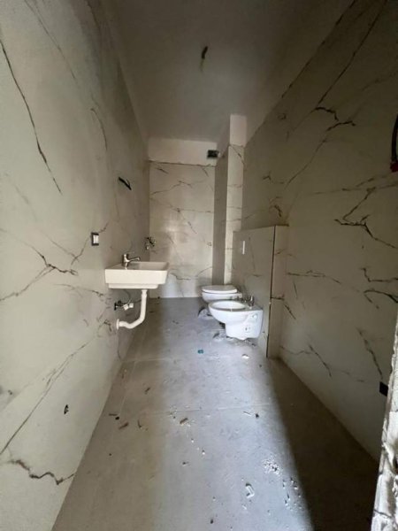 Tirane, shitet apartament 2+1+A+BLK Kati 2, 124 m² 198.000 Euro (Rruga Elbasanit)
