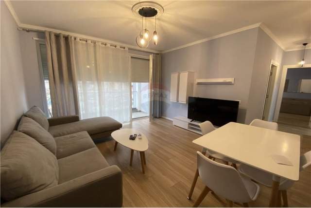 Tirane, jepet me qera apartament 2+1 87 m² 550 Euro (Fiori Di Bosko)