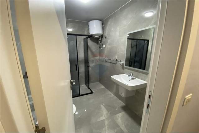 Tirane, jepet me qera apartament 2+1 87 m² 550 Euro (Fiori Di Bosko)