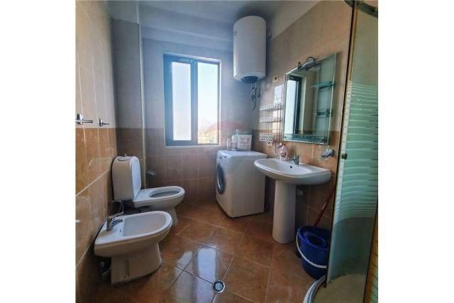 Tirane, jepet me qera apartament 1+1 Kati 4, 69 m² 450 Euro (Kodra e Diellit)