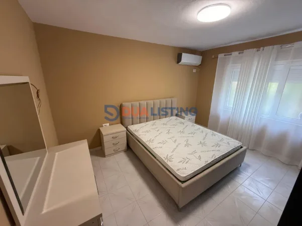 Tirane, jepet me qera apartament 2+1 , 450 € (Materniteti i Ri)