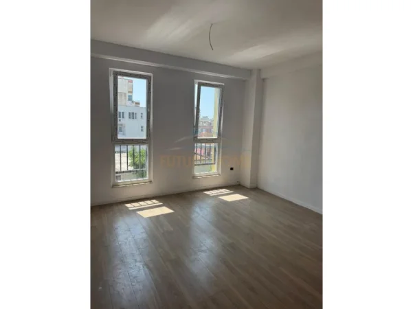 Tirane, shitet apartament 1+1 Kati 2, 62 m² 162.000 € (Osman Myderizi)