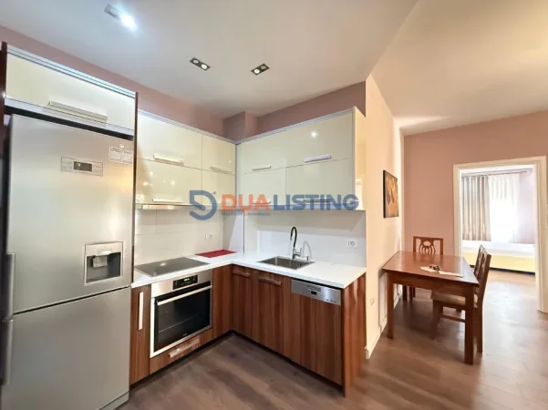 Tirane, jepet me qera apartament 1+1 , 550 € (Liqeni i Thate)