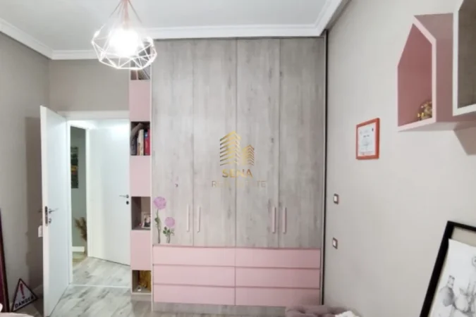Tirane, jepet me qera apartament 2+1+Ballkon Kati 1, 100 m² 600 € (Kopshti Botanik)