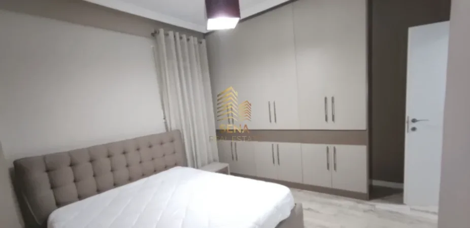 Tirane, jepet me qera apartament 2+1+Ballkon Kati 1, 100 m² 600 € (Kopshti Botanik)