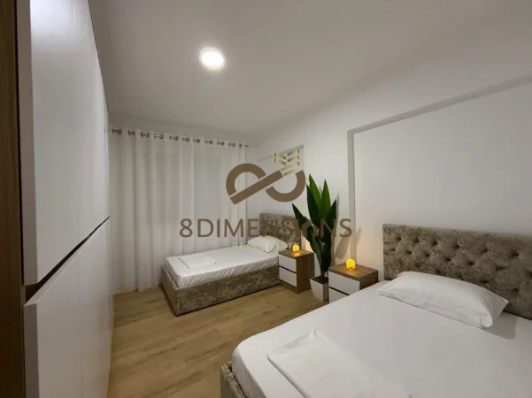 Jepet me qera Apartament 2+1 ne Liqenin e Thate prane hotel Radisson (D8242A-212)