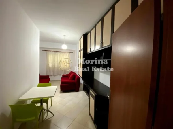 Tirane, jepet me qera apartament 2+1 Kati 2, 100 m² 500 € (Yzberisht)