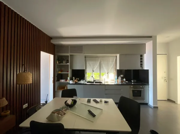 Vlore, shitet shtepi 3+1 Kati 0, 95 m² 450.000 € (Dhermi)