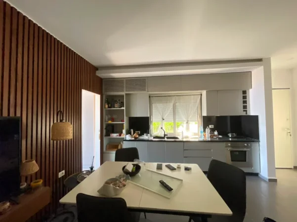 Vlore, shitet shtepi 3+1 Kati 0, 95 m² 450.000 € (Dhermi)