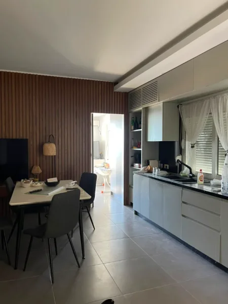 Vlore, shitet shtepi 3+1 Kati 0, 95 m² 450.000 € (Dhermi)