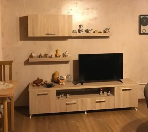 Tirane, jepet me qera apartament 3+1 Kati 3, 120 m² 600 € (XHAMLLIKU)