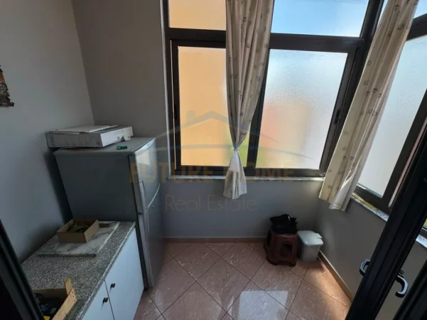 Tirane, jepet me qera apartament 2+1+Ballkon Kati 8, 150 m² 900 € (Myslym Shyri, Tiranë)
