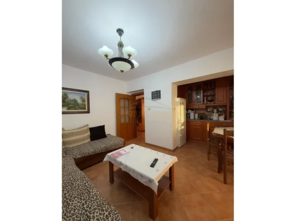 Tirane, shitet apartament 2+1 Kati 3, 72 m² 153.000 € (Ali Demi)