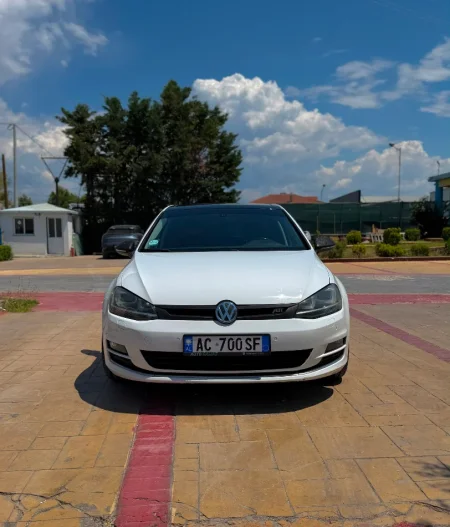 Tirane, shes makine Golf 7 Nafte, e bardhë automatik Kondicioner 211 km