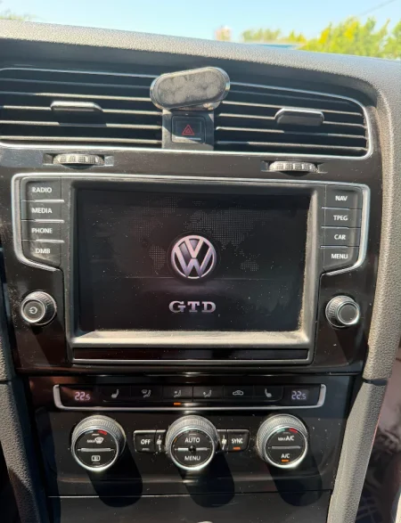 Tirane, shes makine Golf 7 Nafte, e bardhë automatik Kondicioner 211 km