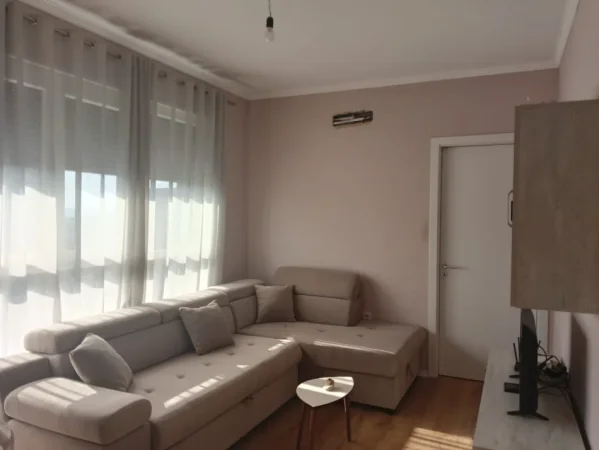 Tirane, jepet me qera apartament 1+1 Kati 9, 65 m² 500 € (DON BOSKO)