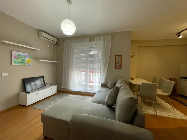 Tirane, jepet me qera apartament 1+1 Kati 6, 65 m² 600 € (Ish-Parku)