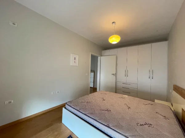 Tirane, jepet me qera apartament 1+1 Kati 6, 65 m² 600 € (Ish-Parku)