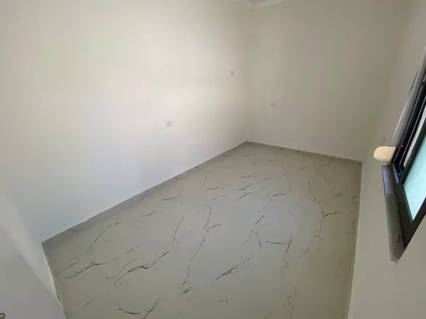 Durres, shitet Vile Vile 1 Katshe Kati 1, 391 m² 150.000 € (Lagja e Re, Muzeumi, Durres.)