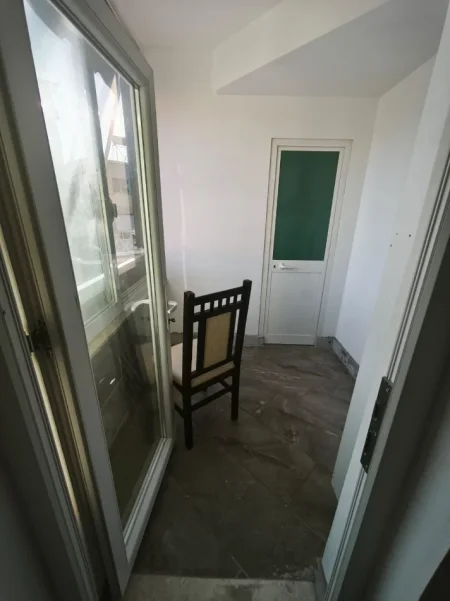 Tirane, jepet me qira apartament 2+1+Ballkon Kati 5, 93 m² (Vasil Shanto)